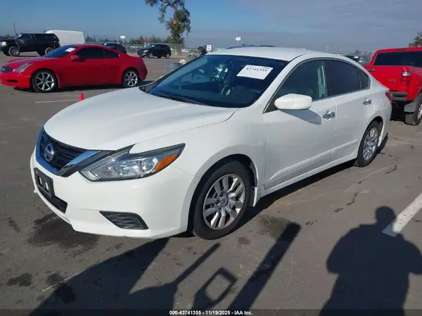 1N4AL3AP7JC477586 2018 NISSAN ALTIMA - Image 2