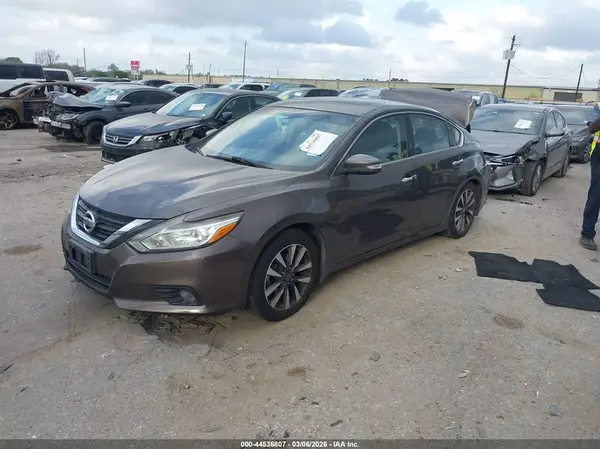 1N4AL3AP8GC138599 2016 NISSAN ALTIMA - Image 2