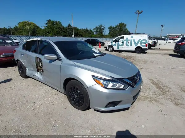 1N4AL3AP8GC175779 2016 NISSAN ALTIMA - Image 1