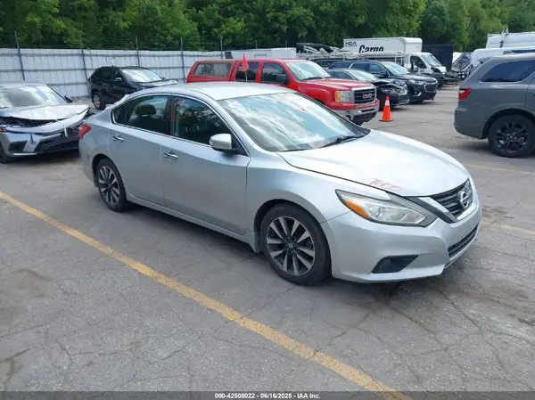1N4AL3AP8GC183042 2016 NISSAN ALTIMA - Image 1