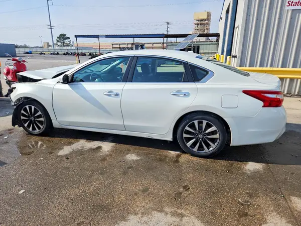 1N4AL3AP8GC199533 2016 NISSAN ALTIMA - Image 2