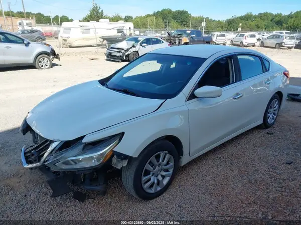 1N4AL3AP8GC239657 2016 NISSAN ALTIMA - Image 2