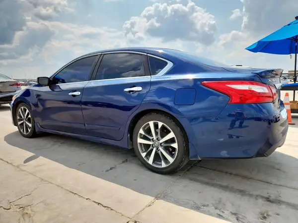 1N4AL3AP8GC245975 2016 NISSAN ALTIMA - Image 2