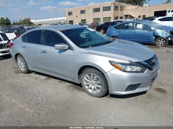 1N4AL3AP8GC261786 2016 NISSAN ALTIMA - Image 1