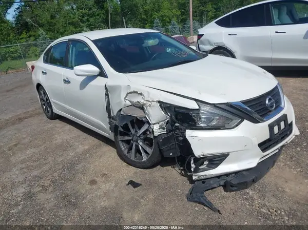 1N4AL3AP8GC271119 2016 NISSAN ALTIMA - Image 1