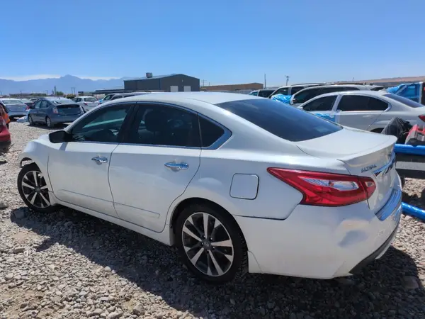 1N4AL3AP8GN385772 2016 NISSAN ALTIMA - Image 2
