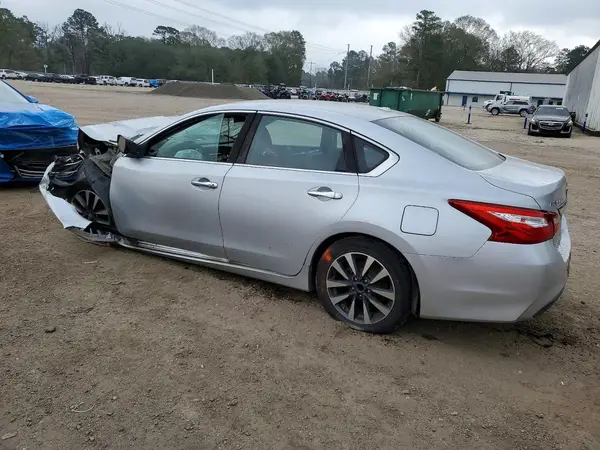 1N4AL3AP8HC109010 2017 NISSAN ALTIMA - Image 2