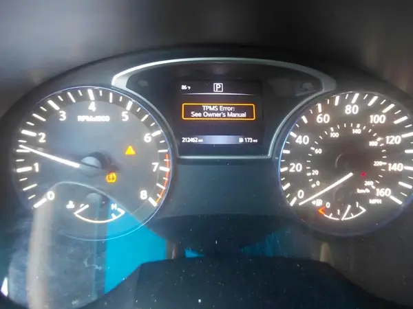 1N4AL3AP8HC109220 2017 NISSAN ALTIMA - Image 8