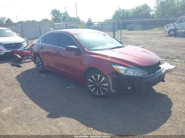 1N4AL3AP8HC111047 2017 NISSAN ALTIMA - Image 1