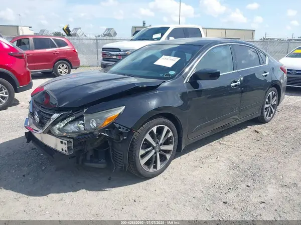 1N4AL3AP8HC111842 2017 NISSAN ALTIMA - Image 2