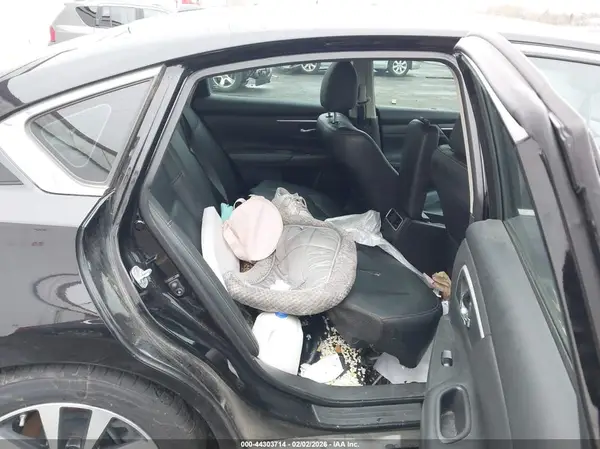 1N4AL3AP8HC113011 2017 NISSAN ALTIMA - Image 8