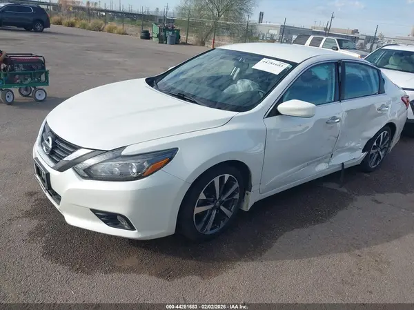 1N4AL3AP8HC113378 2017 NISSAN ALTIMA - Image 2