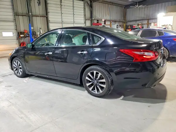 1N4AL3AP8HC115020 2017 NISSAN ALTIMA - Image 2