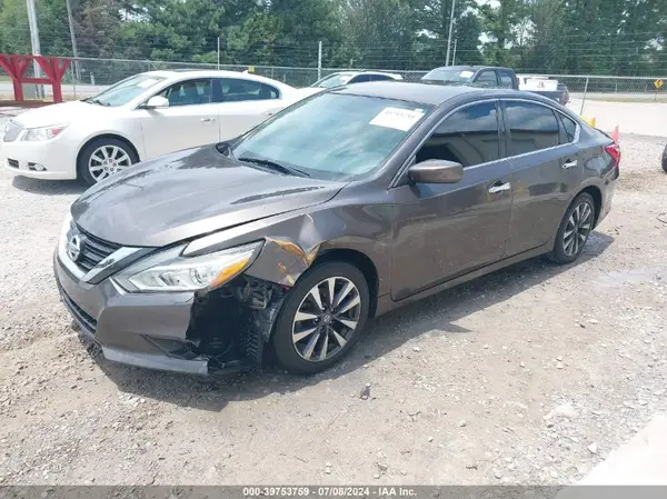 1N4AL3AP8HC117379 2017 NISSAN ALTIMA - Image 2