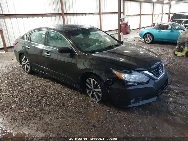 1N4AL3AP8HC117639 2017 NISSAN ALTIMA - Image 1