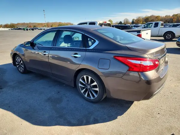 1N4AL3AP8HC118984 2017 NISSAN ALTIMA - Image 2