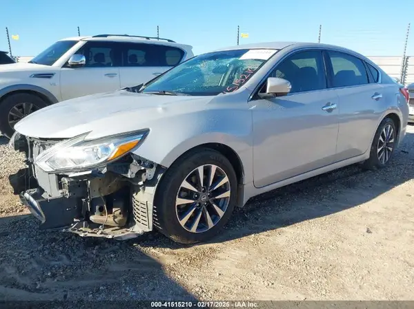 1N4AL3AP8HC120329 2017 NISSAN ALTIMA - Image 2