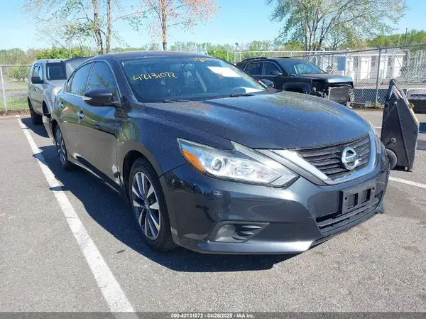 1N4AL3AP8HC120802 2017 NISSAN ALTIMA - Image 1
