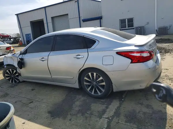 1N4AL3AP8HC122906 2017 NISSAN ALTIMA - Image 2