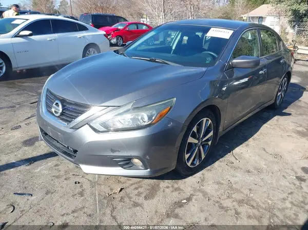 1N4AL3AP8HC124073 2017 NISSAN ALTIMA - Image 2