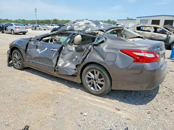 1N4AL3AP8HC125336 2017 NISSAN ALTIMA - Image 2