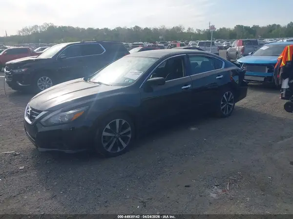 1N4AL3AP8HC125546 2017 NISSAN ALTIMA - Image 2