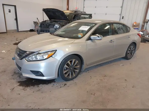 1N4AL3AP8HC127393 2017 NISSAN ALTIMA - Image 2
