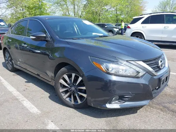 1N4AL3AP8HC127880 2017 NISSAN ALTIMA - Image 1