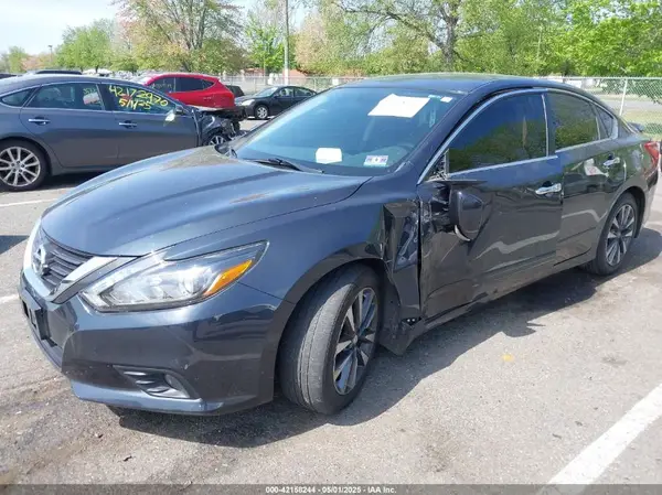 1N4AL3AP8HC127880 2017 NISSAN ALTIMA - Image 2