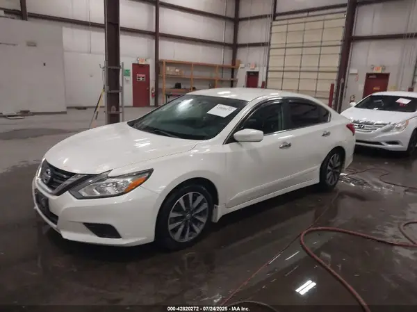 1N4AL3AP8HC129418 2017 NISSAN ALTIMA - Image 2