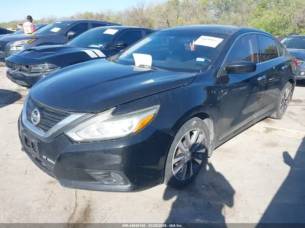 1N4AL3AP8HC132061 2017 NISSAN ALTIMA - Image 2
