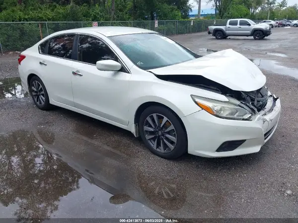 1N4AL3AP8HC132609 2017 NISSAN ALTIMA - Image 1
