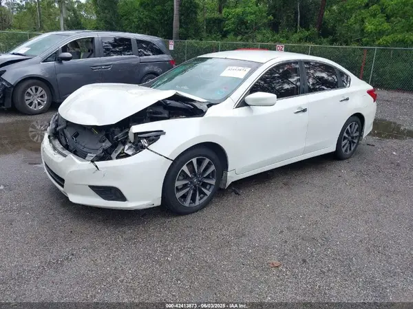 1N4AL3AP8HC132609 2017 NISSAN ALTIMA - Image 2