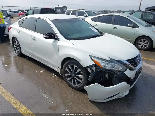 1N4AL3AP8HC132612 2017 NISSAN ALTIMA - Image 1