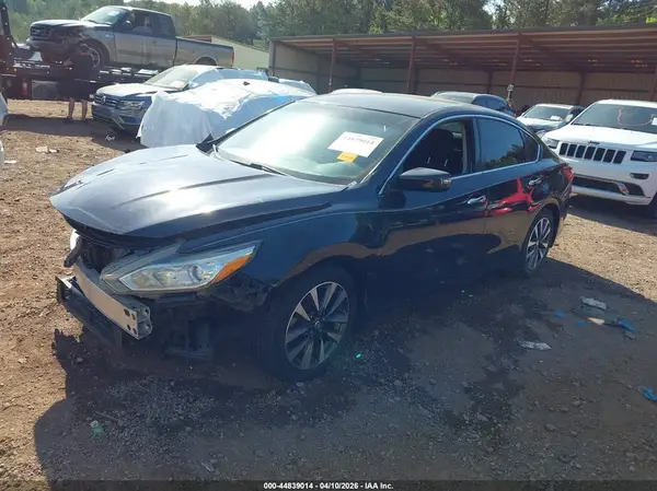 1N4AL3AP8HC132710 2017 NISSAN ALTIMA - Image 2