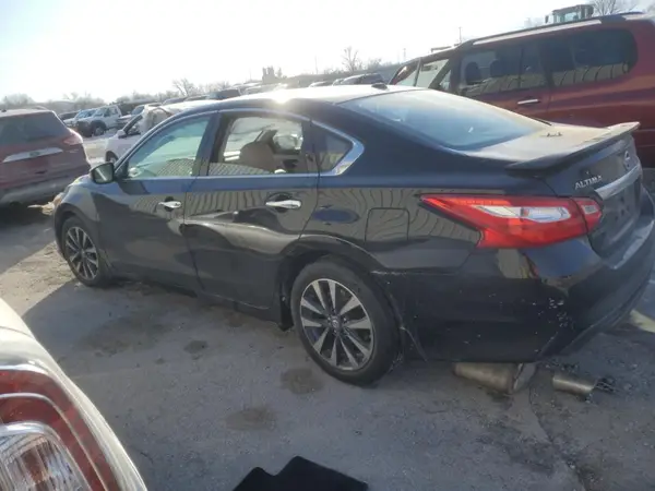 1N4AL3AP8HC132903 2017 NISSAN ALTIMA - Image 2