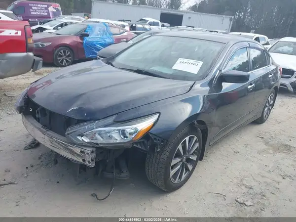 1N4AL3AP8HC133596 2017 NISSAN ALTIMA - Image 2