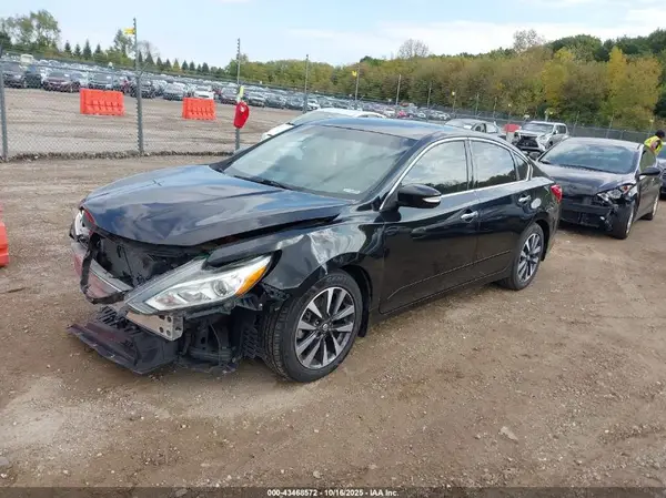 1N4AL3AP8HC133842 2017 NISSAN ALTIMA - Image 2