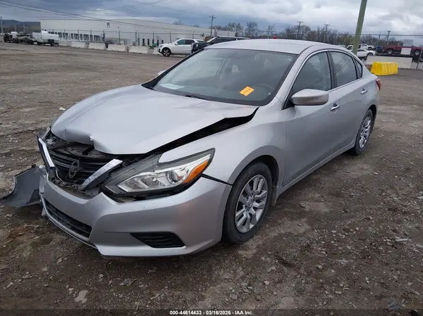 1N4AL3AP8HC135011 2017 NISSAN ALTIMA - Image 2