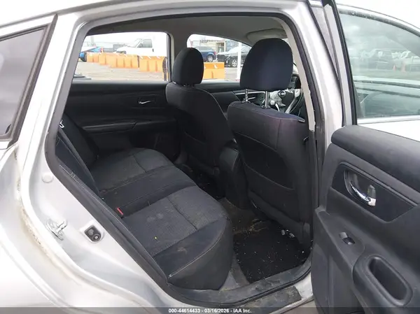 1N4AL3AP8HC135011 2017 NISSAN ALTIMA - Image 8