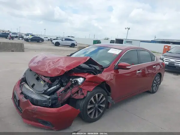 1N4AL3AP8HC135168 2017 NISSAN ALTIMA - Image 2