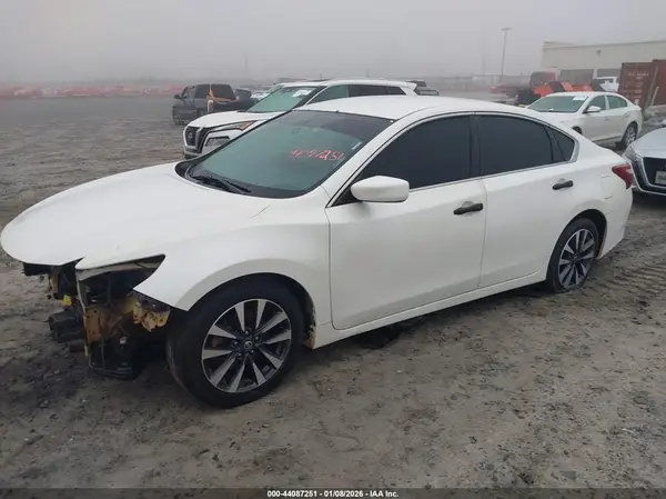 1N4AL3AP8HC135283 2017 NISSAN ALTIMA - Image 2