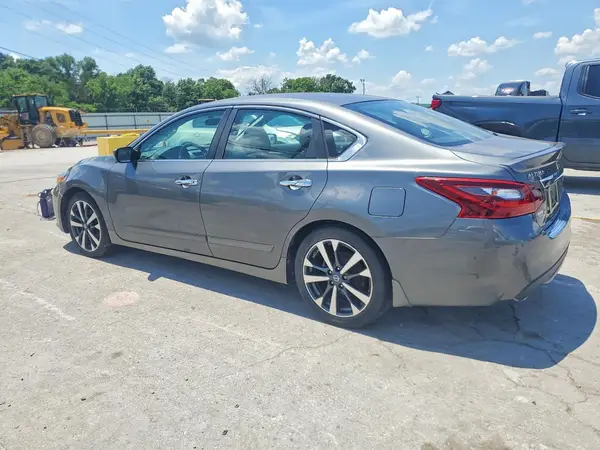 1N4AL3AP8HC137101 2017 NISSAN ALTIMA - Image 2