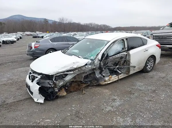 1N4AL3AP8HC137244 2017 NISSAN ALTIMA - Image 2