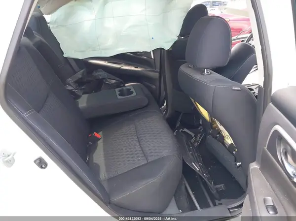 1N4AL3AP8HC137258 2017 NISSAN ALTIMA - Image 8