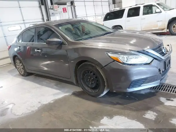 1N4AL3AP8HC137485 2017 NISSAN ALTIMA - Image 1