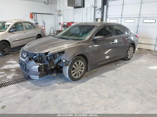 1N4AL3AP8HC137485 2017 NISSAN ALTIMA - Image 2