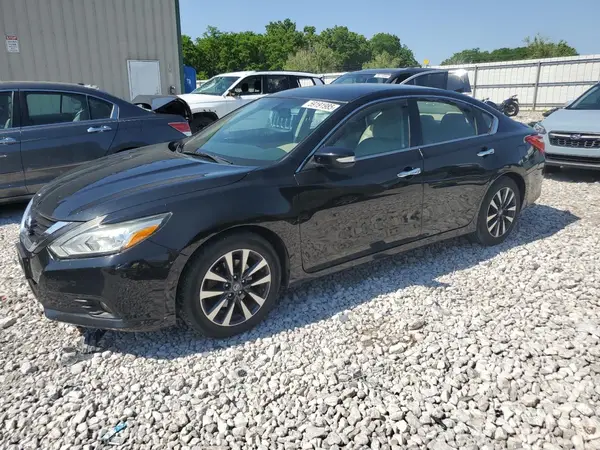 1N4AL3AP8HC137633 2017 NISSAN ALTIMA - Image 1