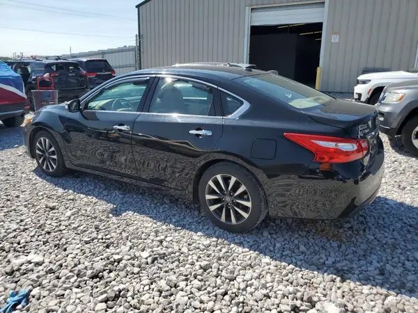 1N4AL3AP8HC137633 2017 NISSAN ALTIMA - Image 2