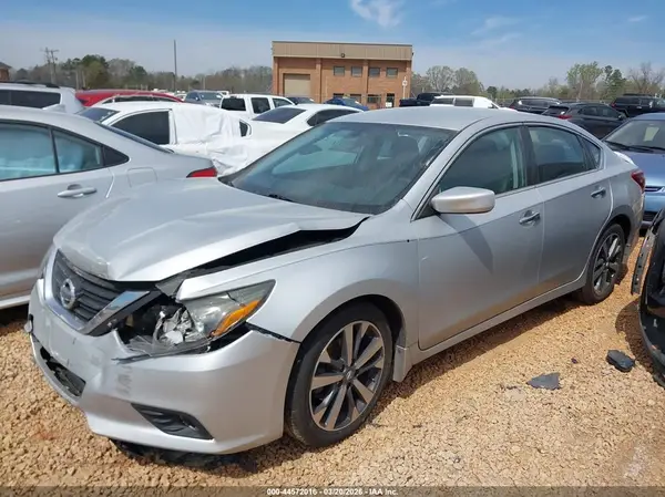 1N4AL3AP8HC137843 2017 NISSAN ALTIMA - Image 2